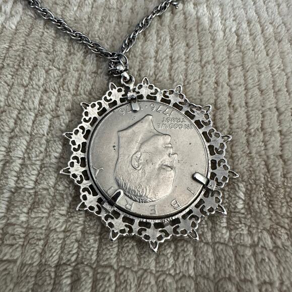 Vintage Moon Landing Silver Dollar Pendant Necklace - Picture 5 of 5